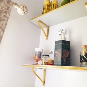 Shelving brackets